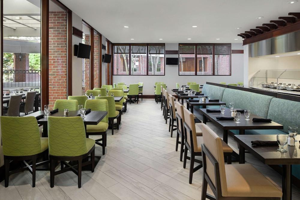 DoubleTree Suites by Hilton Charlotte - SouthPark