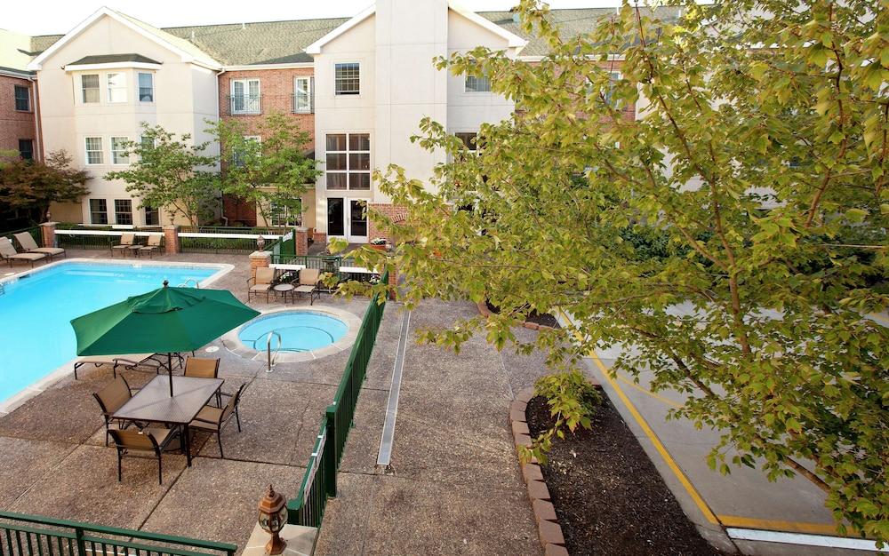 Homewood Suites by Hilton Kansas City-Airport