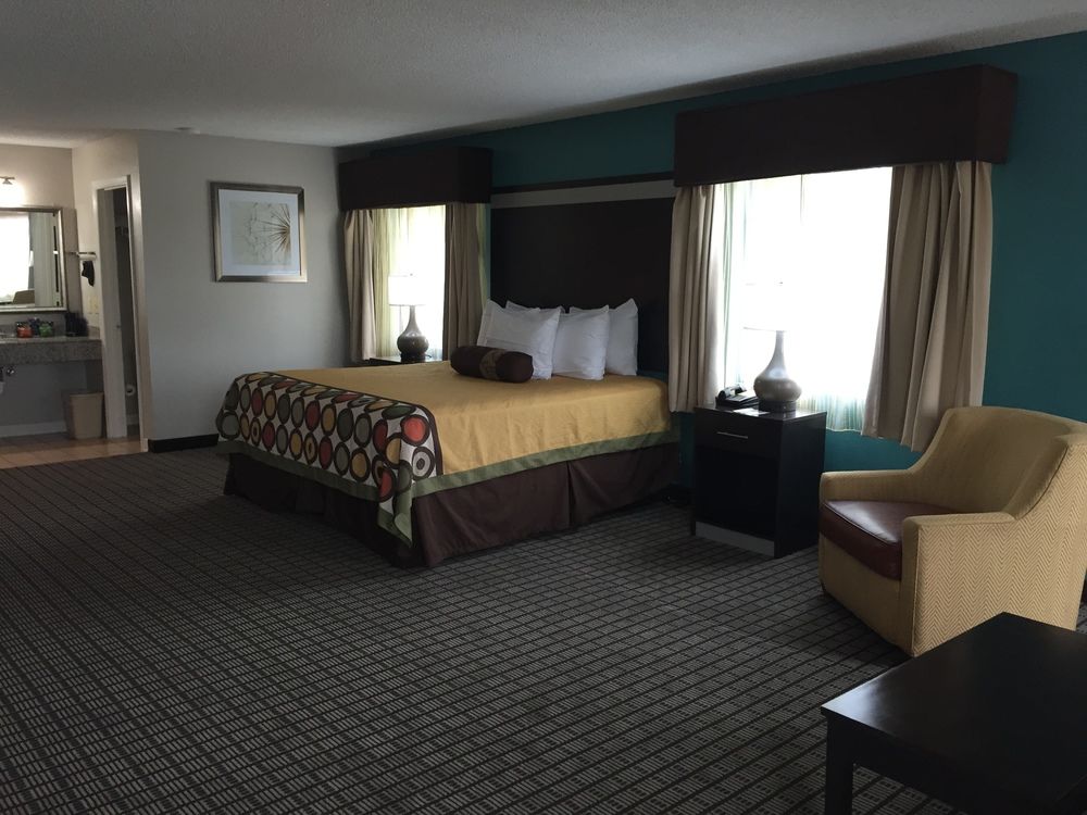 Days Inn by Wyndham Barnwell