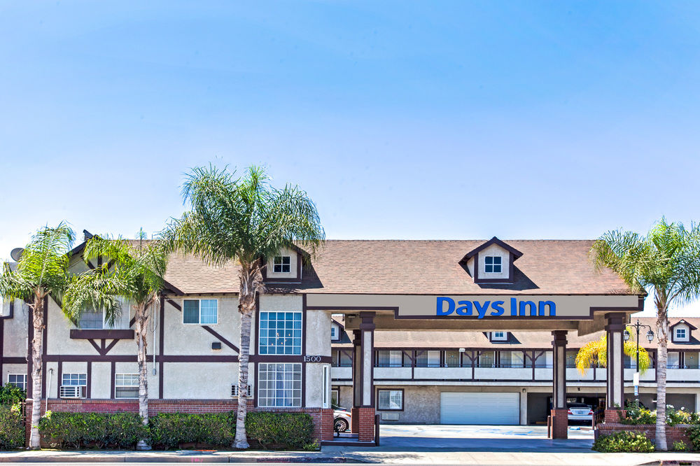 Cabana Inn & Suites