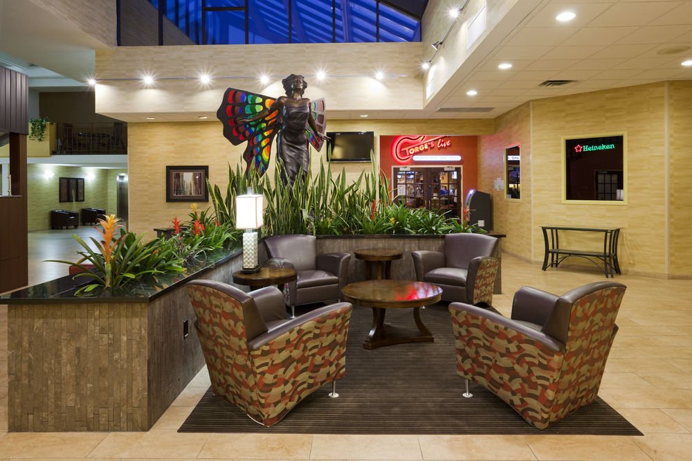DoubleTree by Hilton Austin, MN