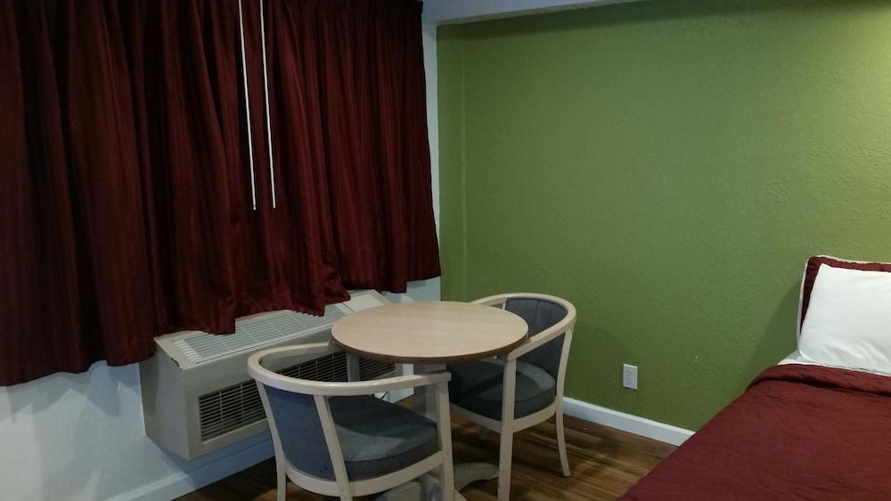 Fotos del hotel - RODEWAY INN CIVIC CENTER