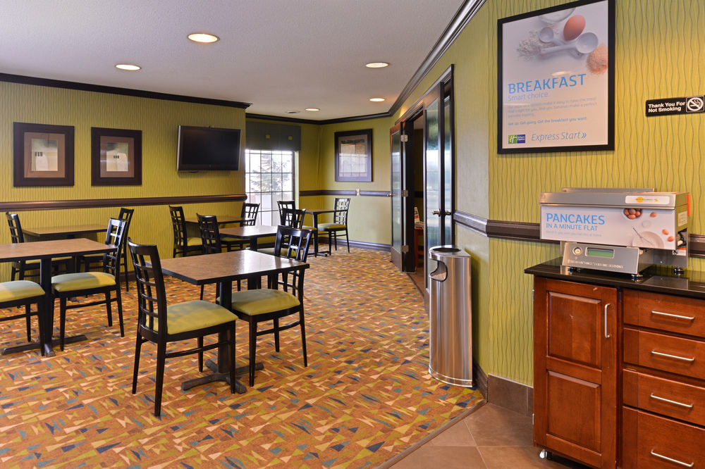 Holiday Inn Express & Suites Madison