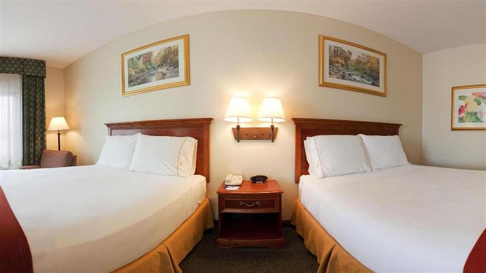 Holiday Inn Express Hotel & Suites Canton, an IHG Hotel