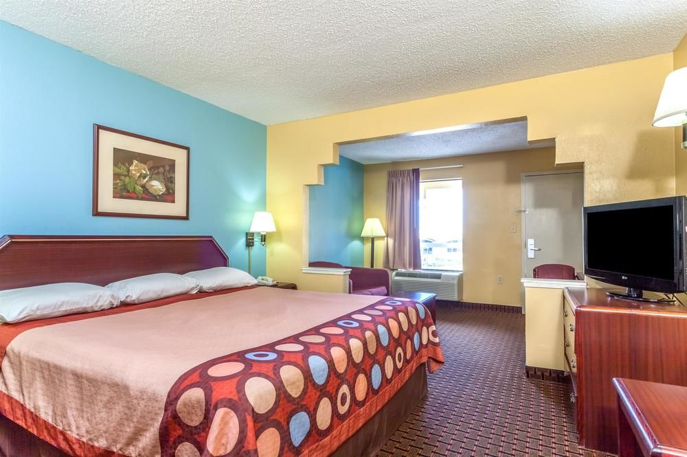 Super 8 Madison/Ridgeland Area