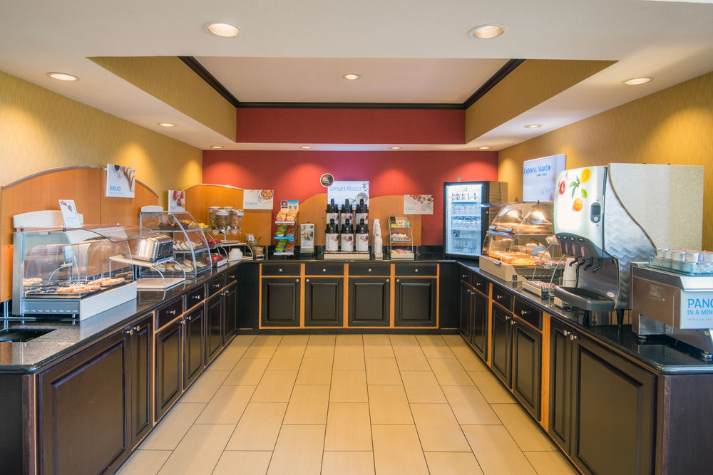 Holiday Inn Express & Suites Wauseon, an IHG Hotel