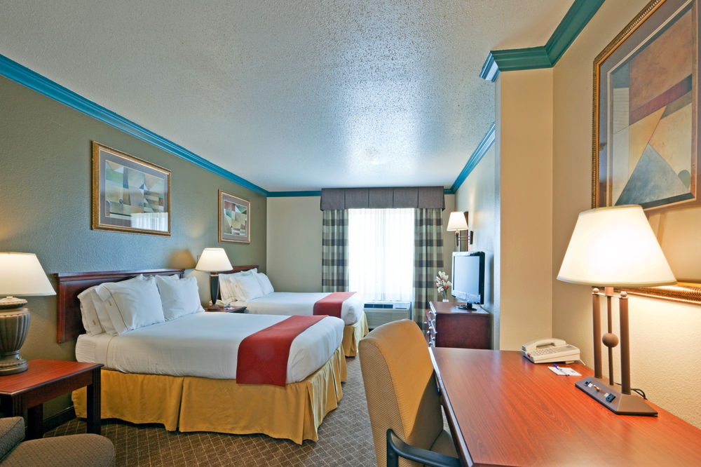 HOLIDAY INN EXPRESS AUSTIN NORTH CENTRAL