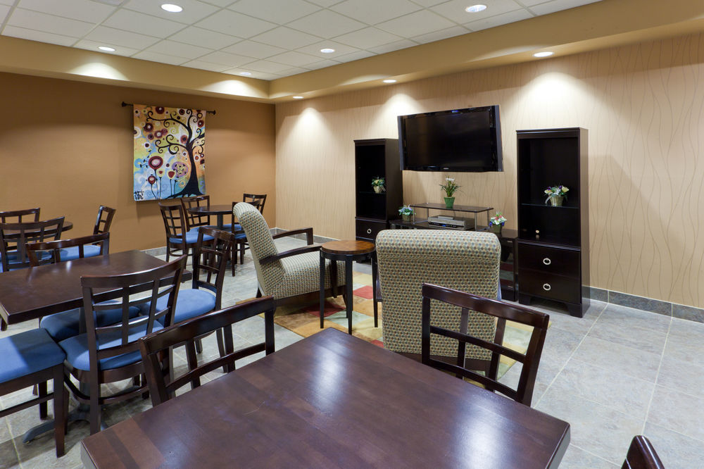 Holiday Inn Express Hotel & Suites Ashtabula-Genev