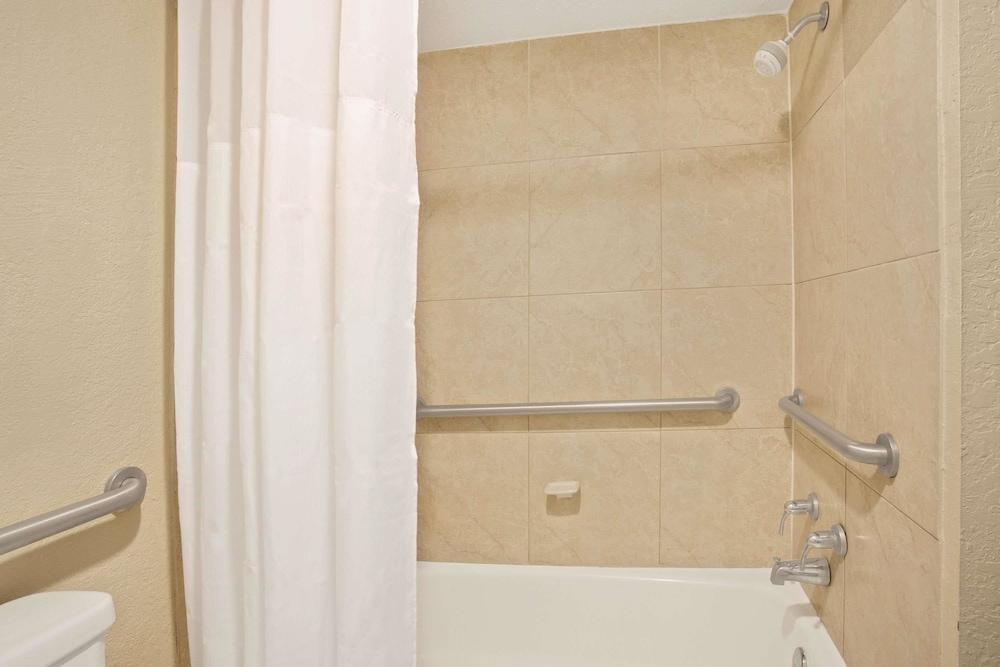 Hotel Days Inn by Wyndham Orlando Airport Florida Mall
