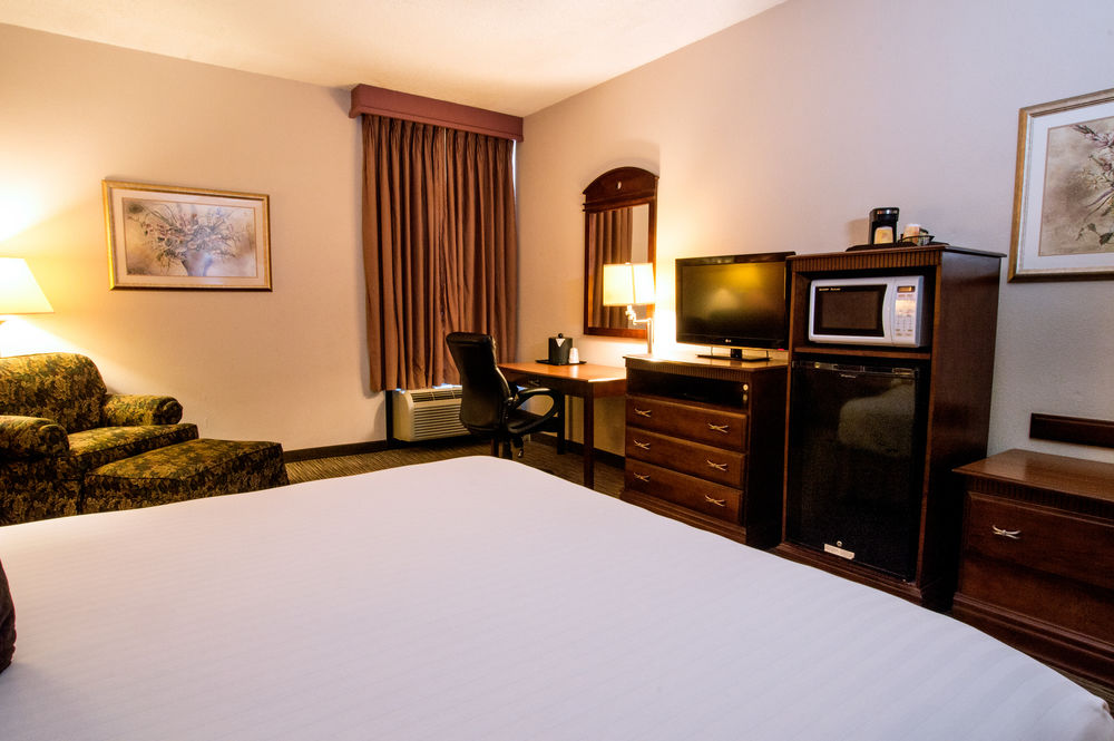 Greenstay Hotel & Suites