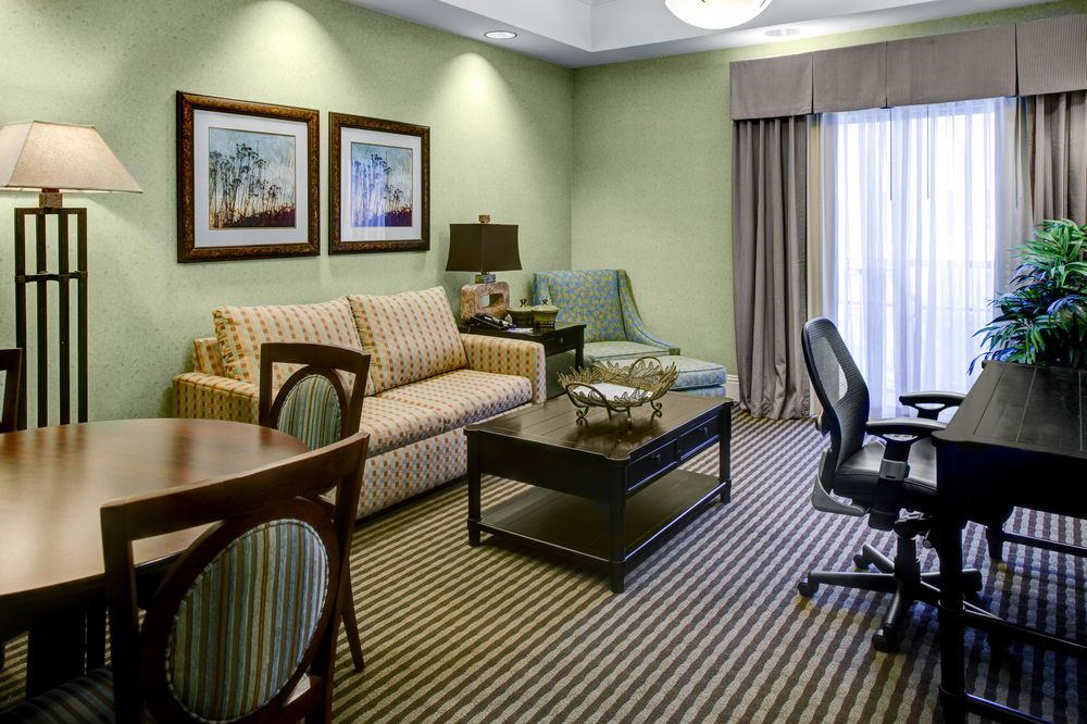 COUNTRY INN AND SUITES BUCKHEAD