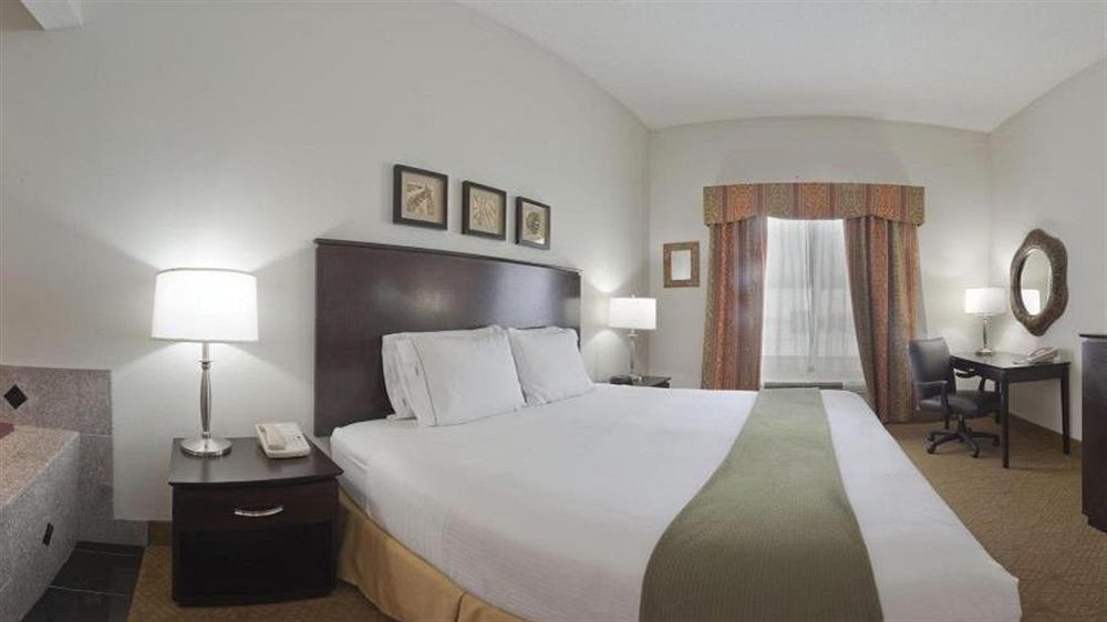 Holiday Inn Express Lordstown-Newton Falls/Warren