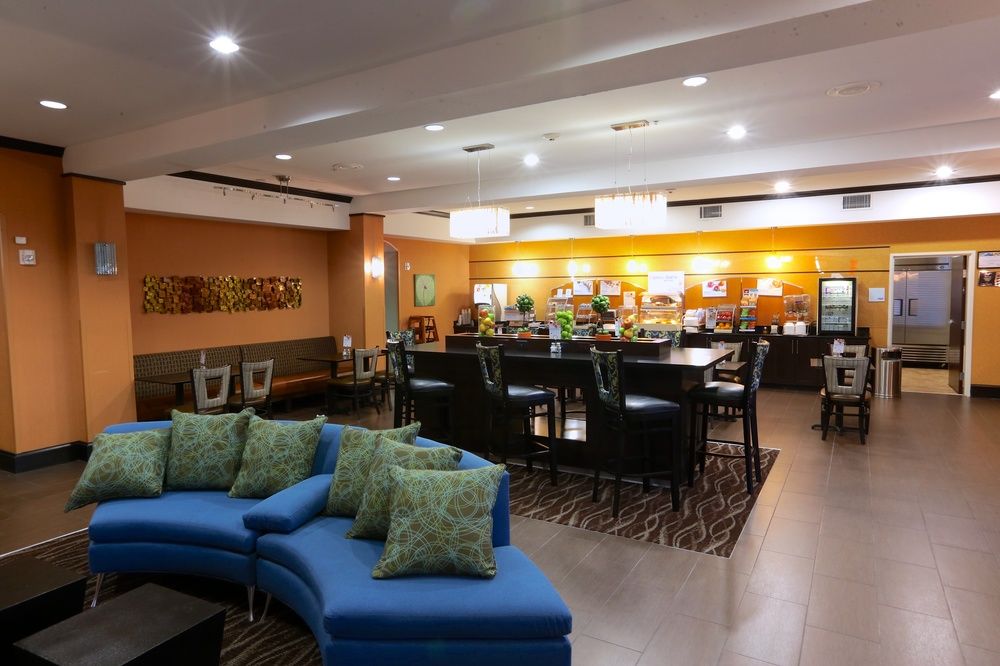 HOLIDAY INN EXPRESS HOTEL AND SUITES DALLAS WEST