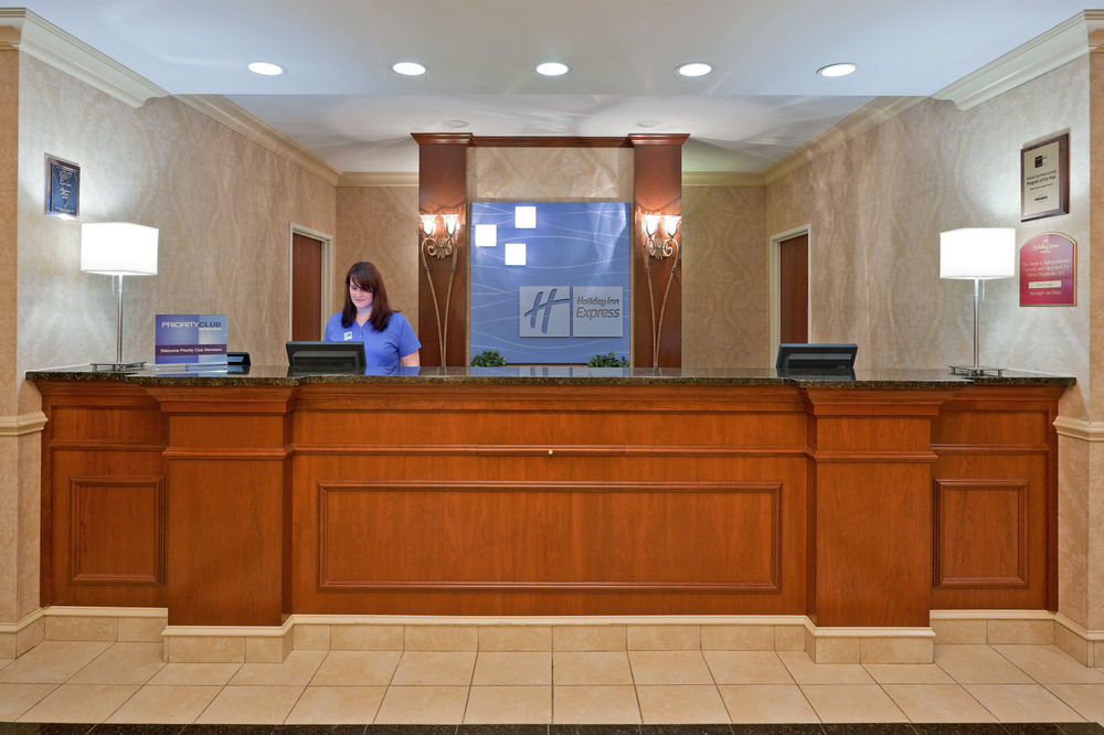 HOLIDAY INN EXPRESS HOTEL AND SUITES CLIFTON PARK