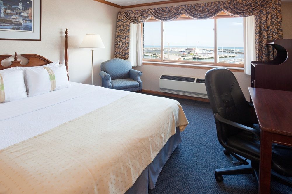 HOLIDAY INN HARBORVIEW - PORT WASHINGTON