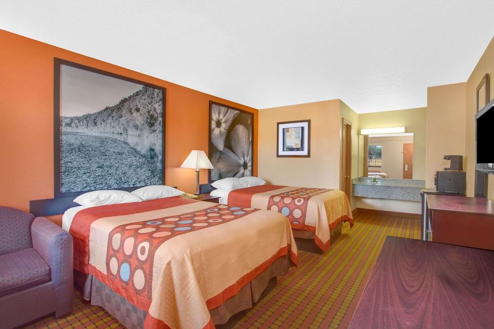 Super 8 by Wyndham Monticello AR