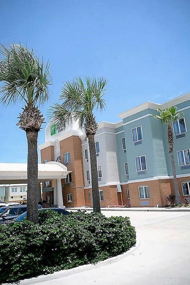 HOLIDAY INN EXPRESS HOTEL AND SUITES PORT ARANSAS