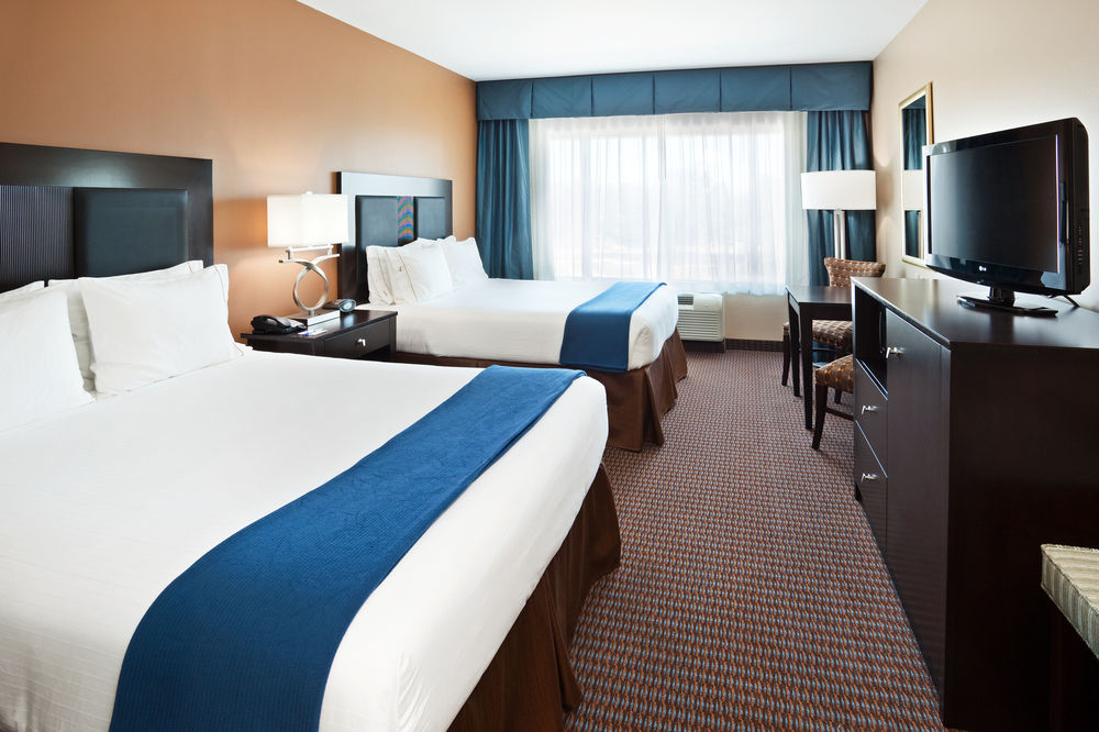 Holiday Inn Express & Suites Mt. Pleasant, an IHG Hotel