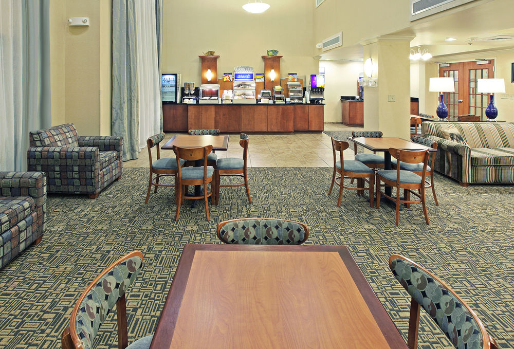 Holiday Inn Express Hotel & Suites Pine Bluff / Pines Mall, an IHG Hotel