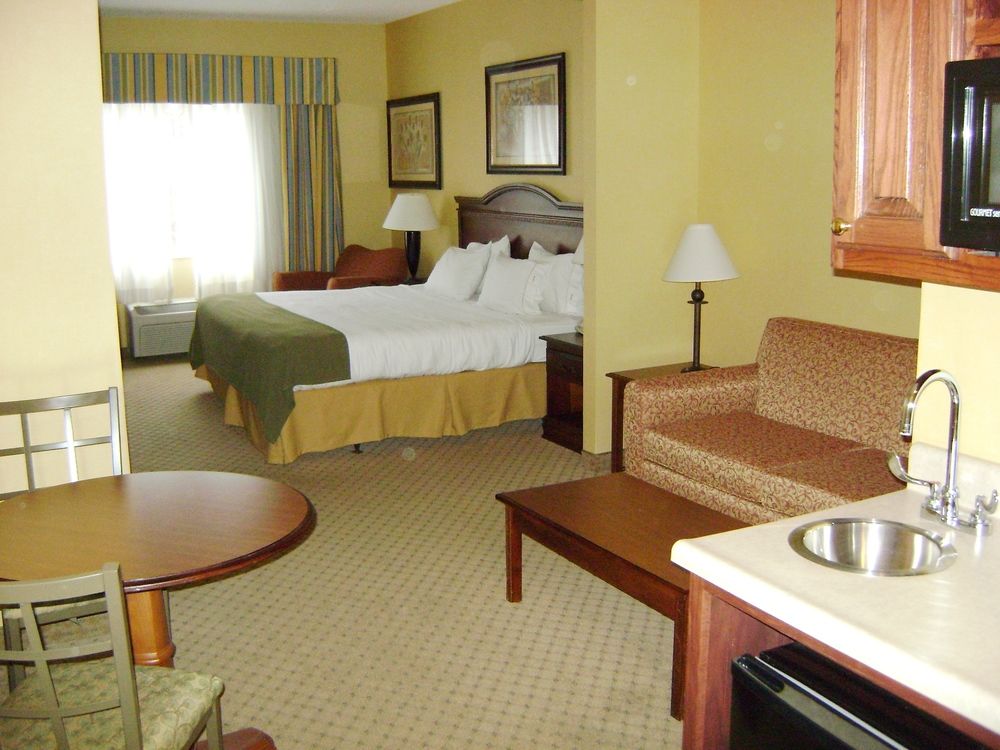 HOLIDAY INN EXPRESS HOTEL AND SUITES PIKEVILLE