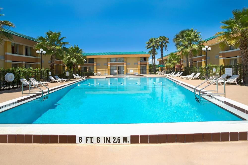 Baymont Inn AND Suites Florida Mall