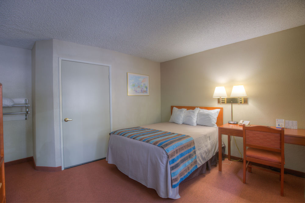 Good Nite Inn - Calabasas