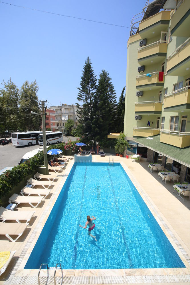 ALMERA PARK APARTHOTEL