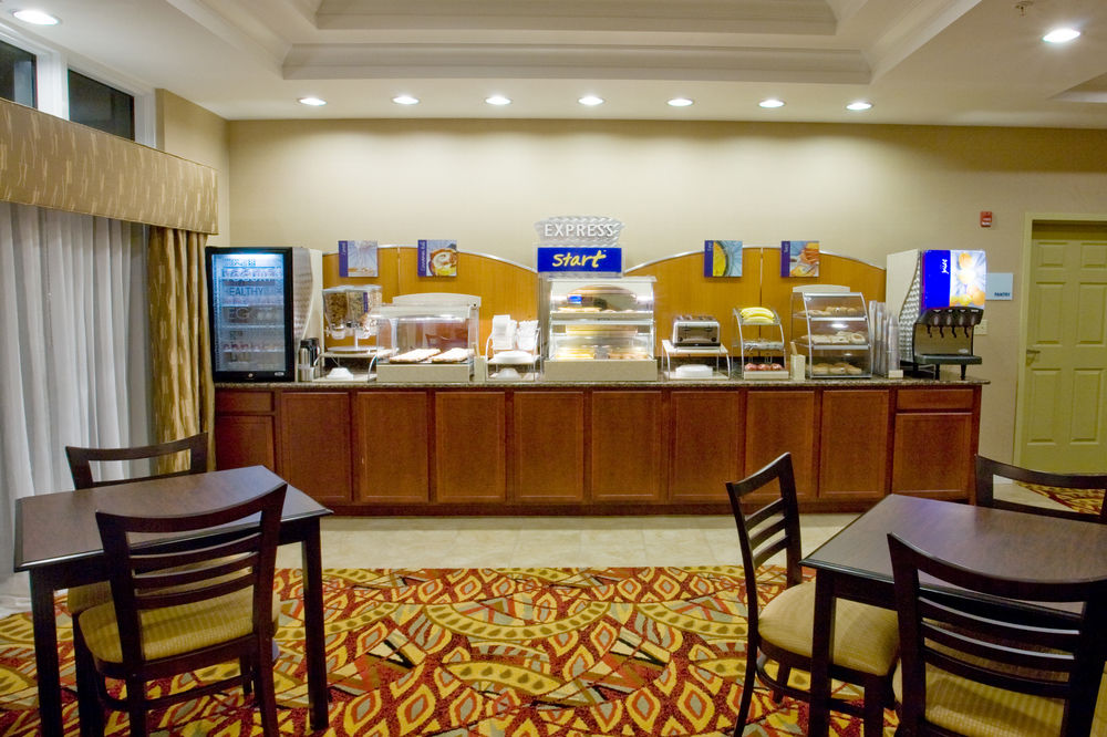 Holiday Inn Express & Suites Port St. Lucie West, an IHG Hotel