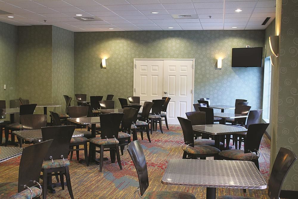 La Quinta Inn & Suites by Wyndham San Antonio Medical Ctr NW