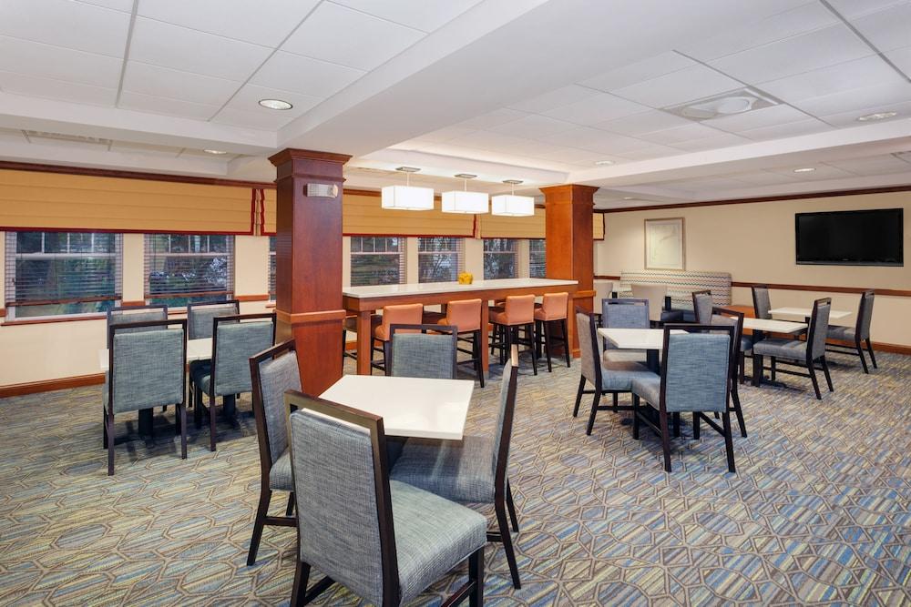 HOLIDAY INN EXPRESS HOTEL AND SUITES HAMPTON SOUTH SEABROOK