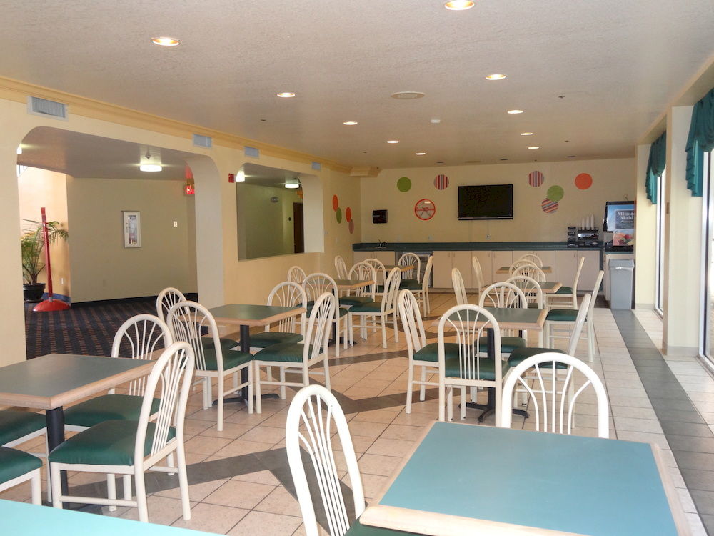 Howard Johnson Inn And Suites Central San Antonio