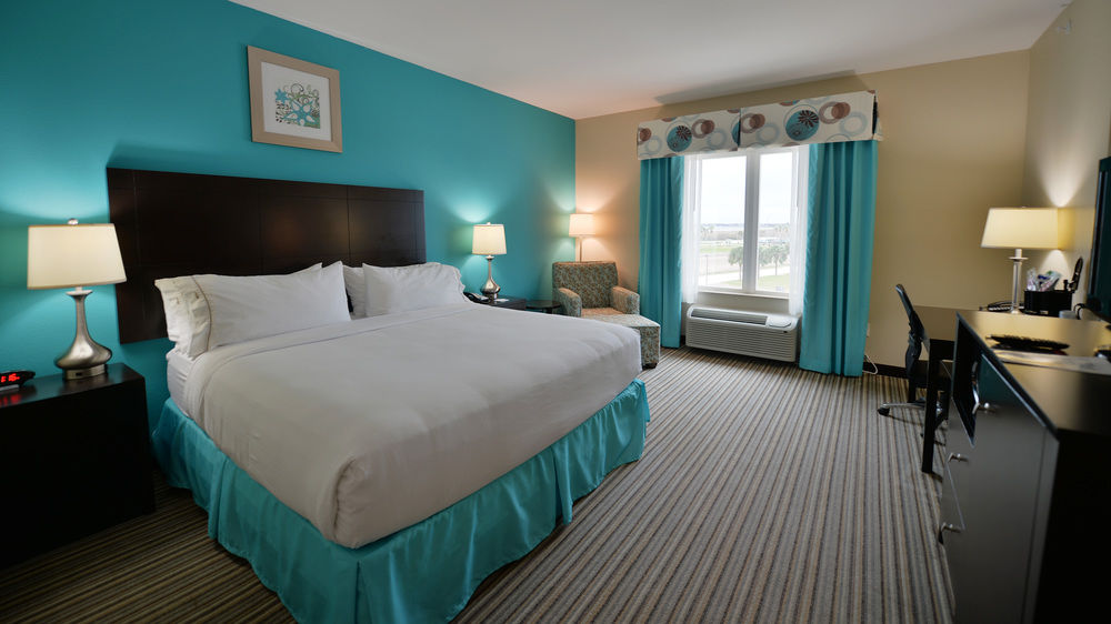 HOLIDAY INN EXPRESS HOTEL AND SUITES PORT LAVACA
