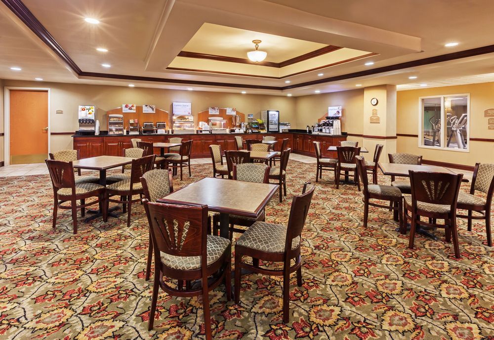 Holiday Inn Express Hotel & Suites Selma, an IHG Hotel