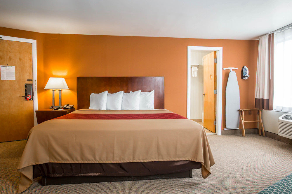 Econo Lodge Lake Region