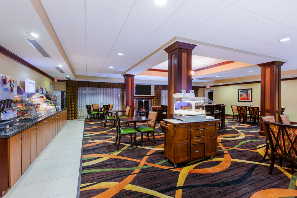 HOLIDAY INN EXPRESS HOTEL AND SUITES SALINA