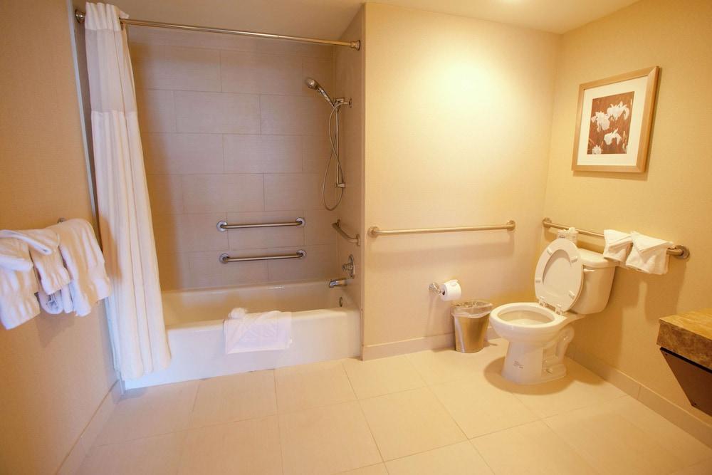 DoubleTree by Hilton Hotel Midland Plaza