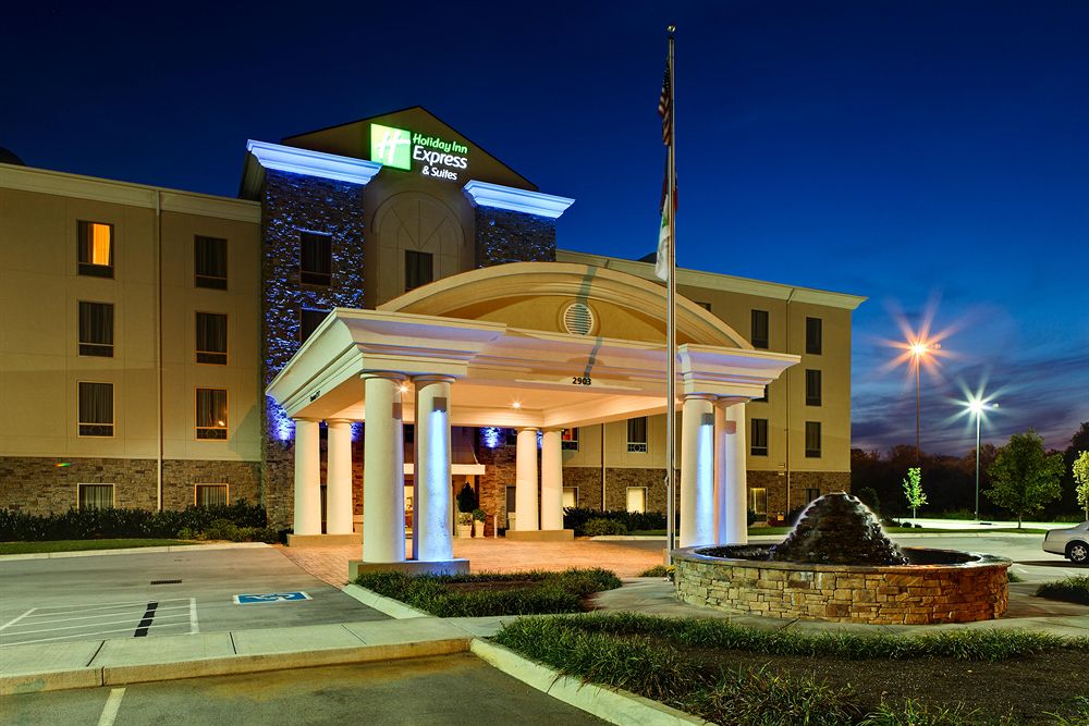 Holiday Inn Express & Suites Morristown