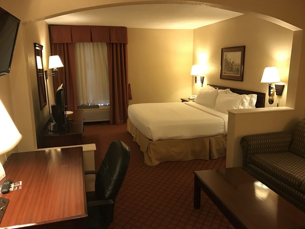 Holiday Inn Express Metropolis, an IHG Hotel