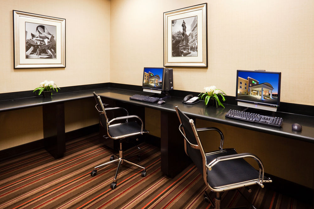 Holiday Inn Express & Suites Charlotte Southeast - Matthews