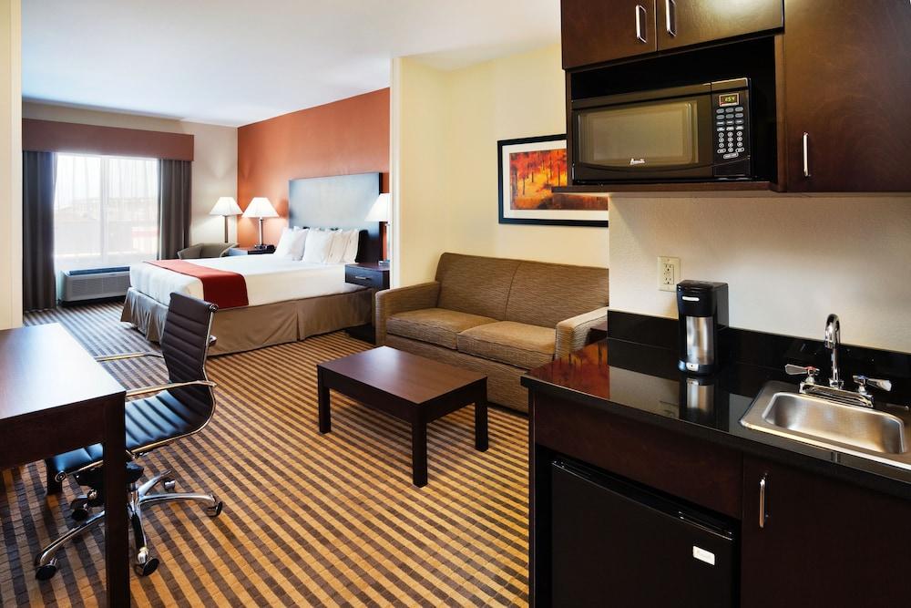 HOLIDAY INN EXPRESS HOTEL AND SUITES CHARLOTTE SOUTHEAST - MATTHEWS