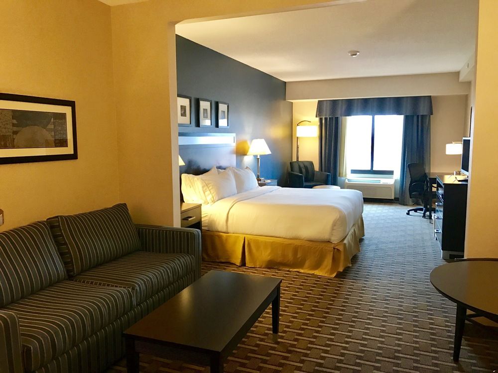 Holiday Inn Express & Suites Morton - Peoria Area, an IHG Hotel