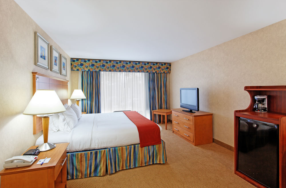 HOLIDAY INN EXPRESS BRANFORD-NEW HAVEN