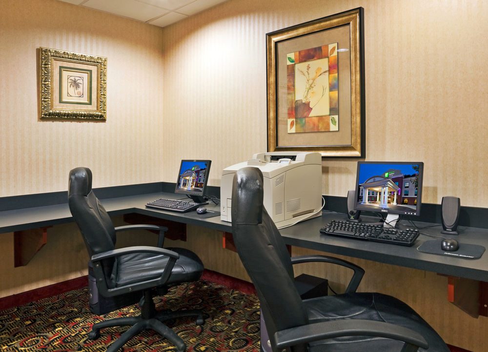 HOLIDAY INN EXPRESS HOTEL AND SUITES HARRIMAN