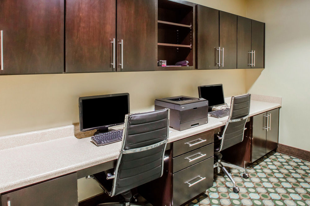 COMFORT SUITES