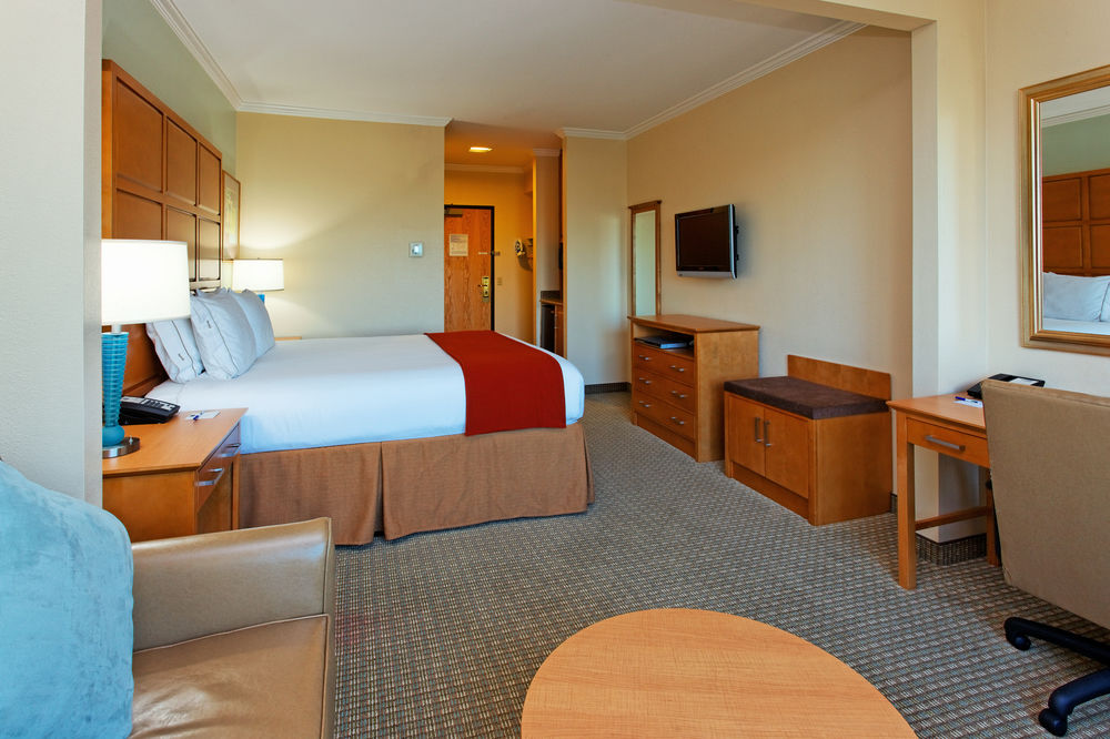 HOLIDAY INN EXPRESS HOTEL AND SUITES SANTA CLARA - SILICON VALLEY