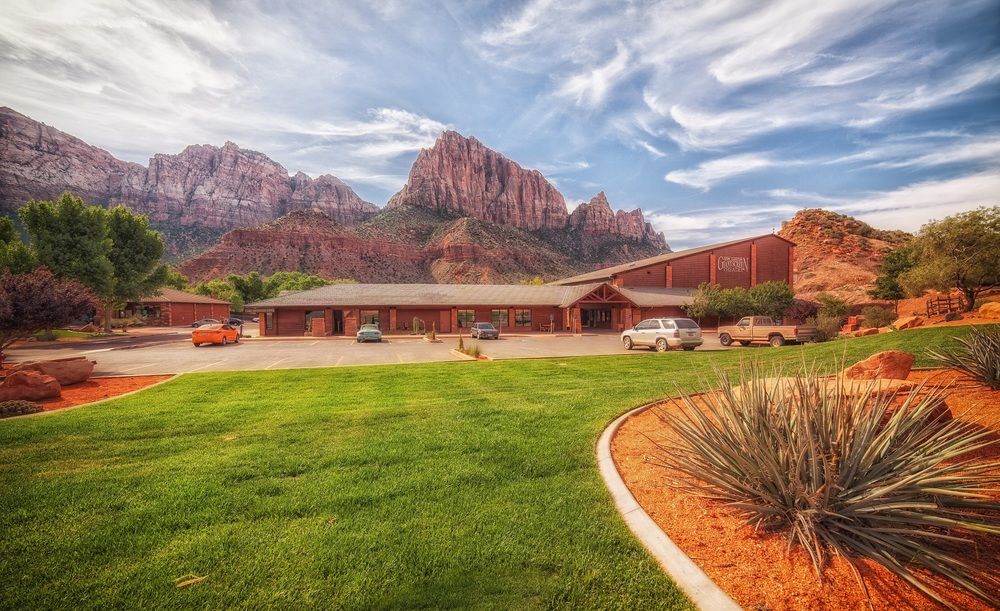 Cable Mountain Lodge