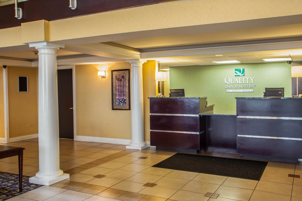Quality Inn & Suites St Charles -West Chicago