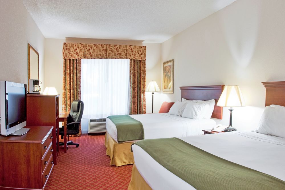 Holiday Inn Express Hotel & Suites Silver Springs-