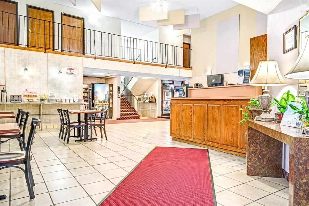 Super 8 by Wyndham Shakopee