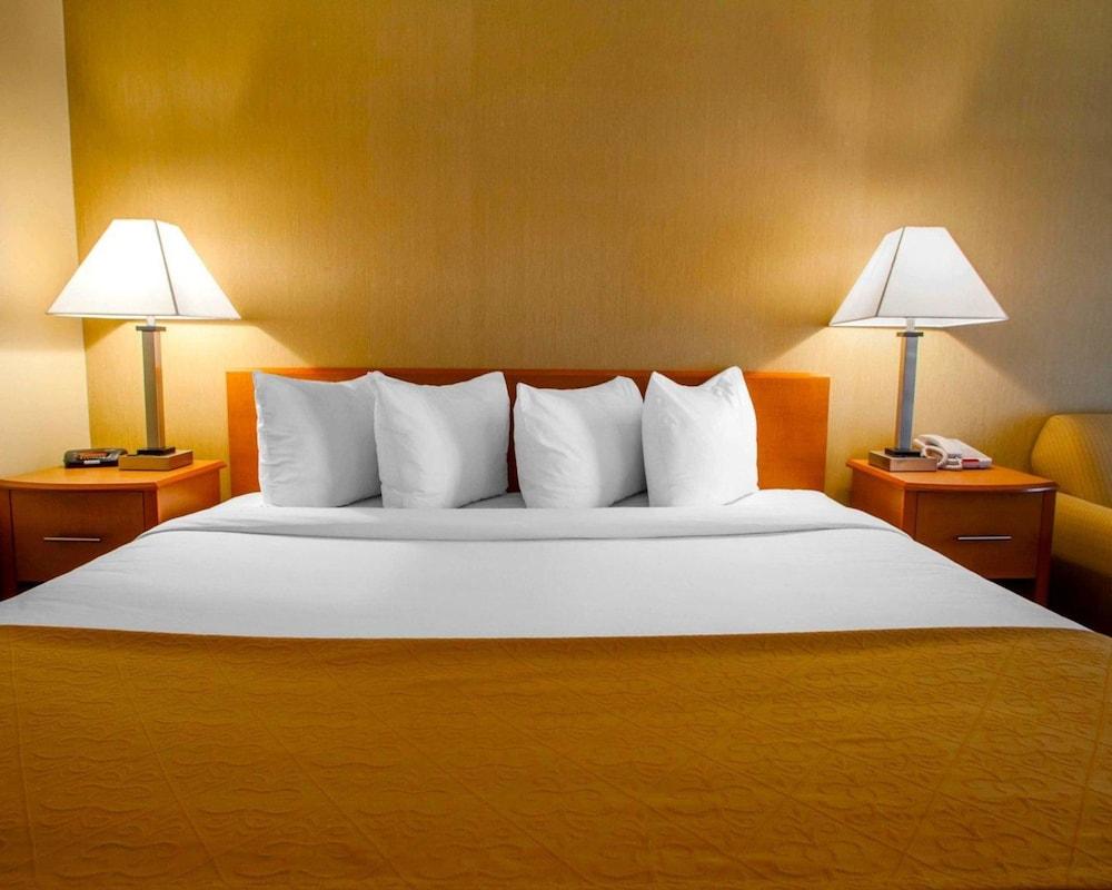 QUALITY INN MEADOWLANDS